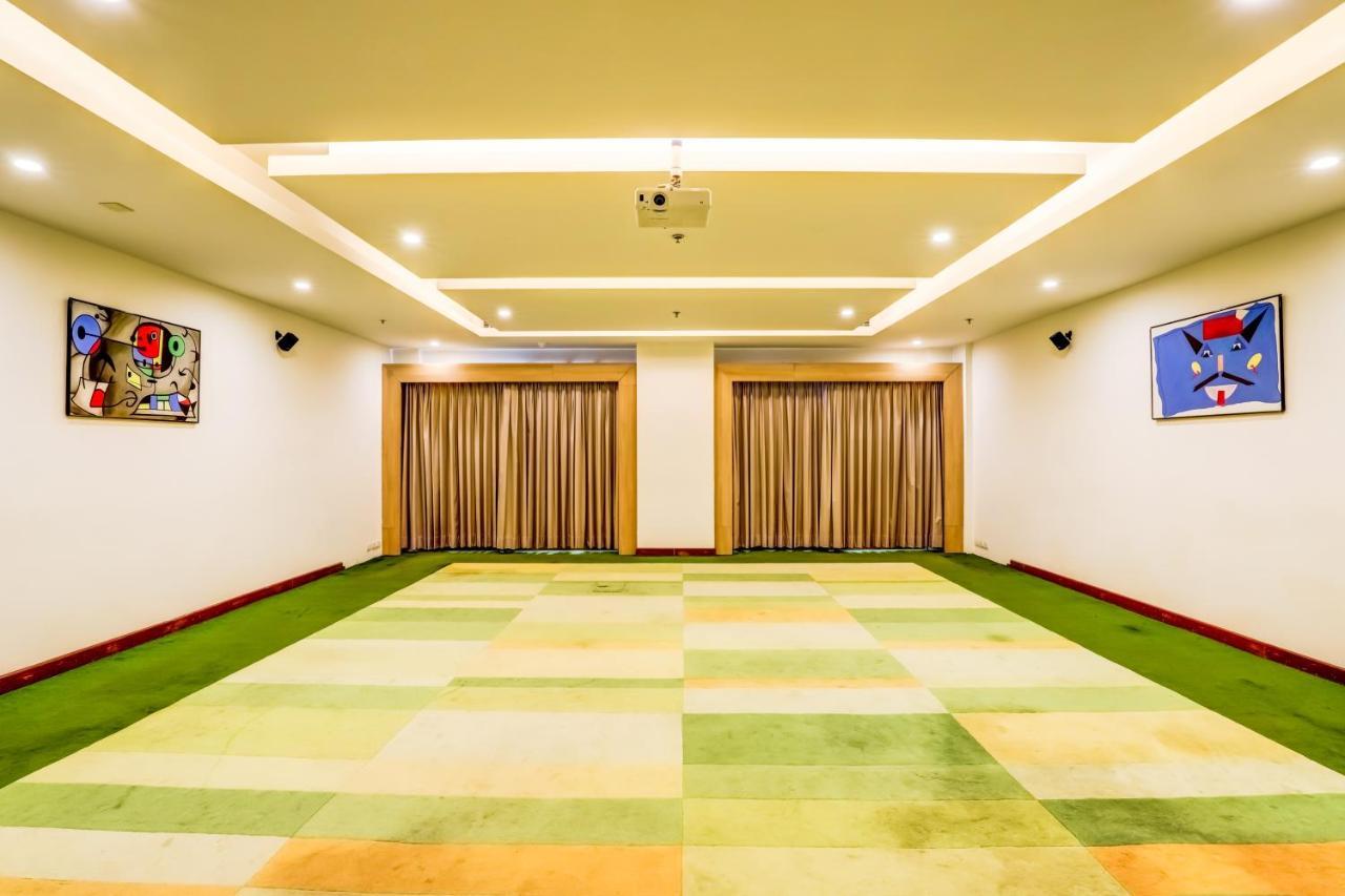 Lemon Tree Hotel Electronics City Bangalore Eksteriør bilde