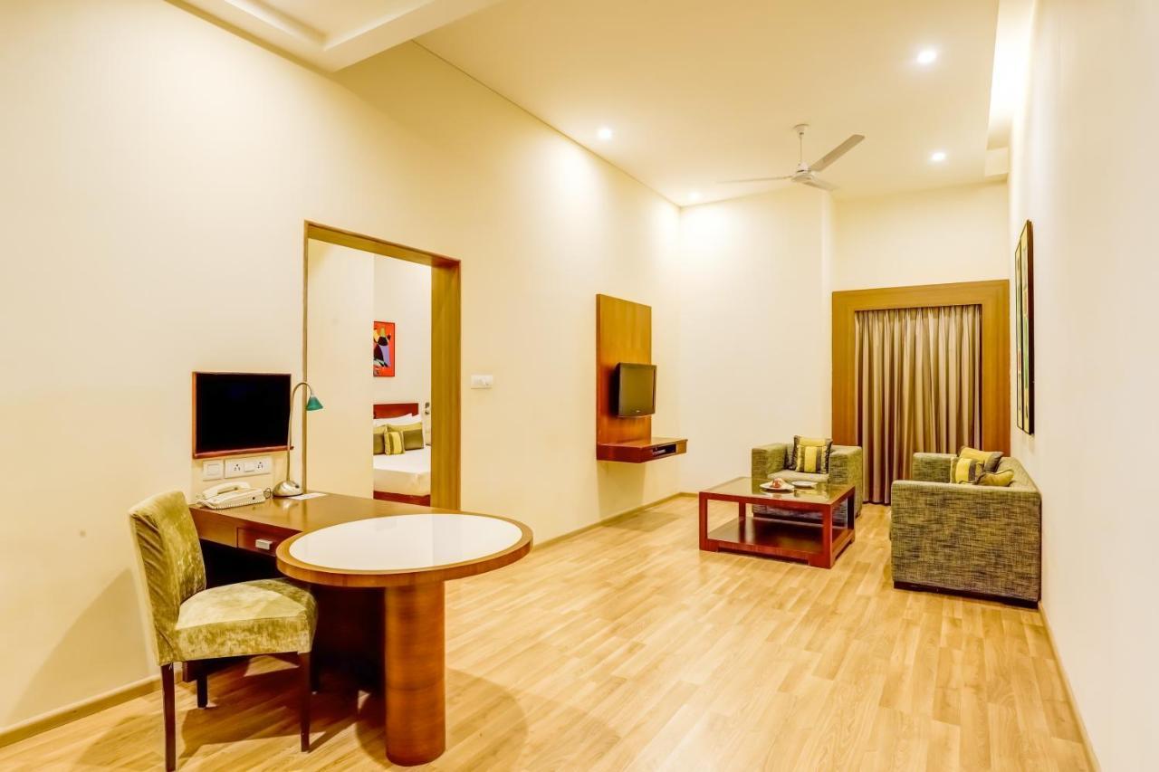 Lemon Tree Hotel Electronics City Bangalore Eksteriør bilde