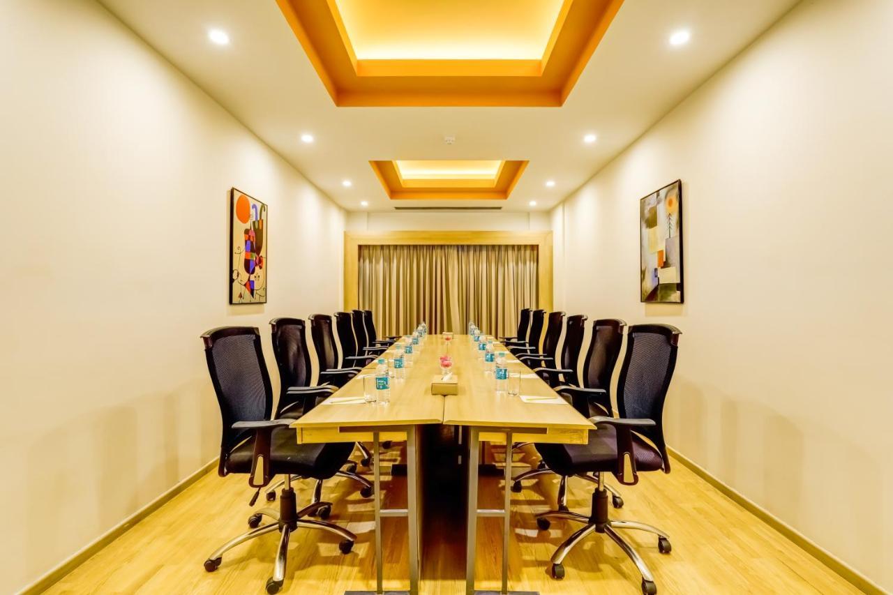 Lemon Tree Hotel Electronics City Bangalore Eksteriør bilde