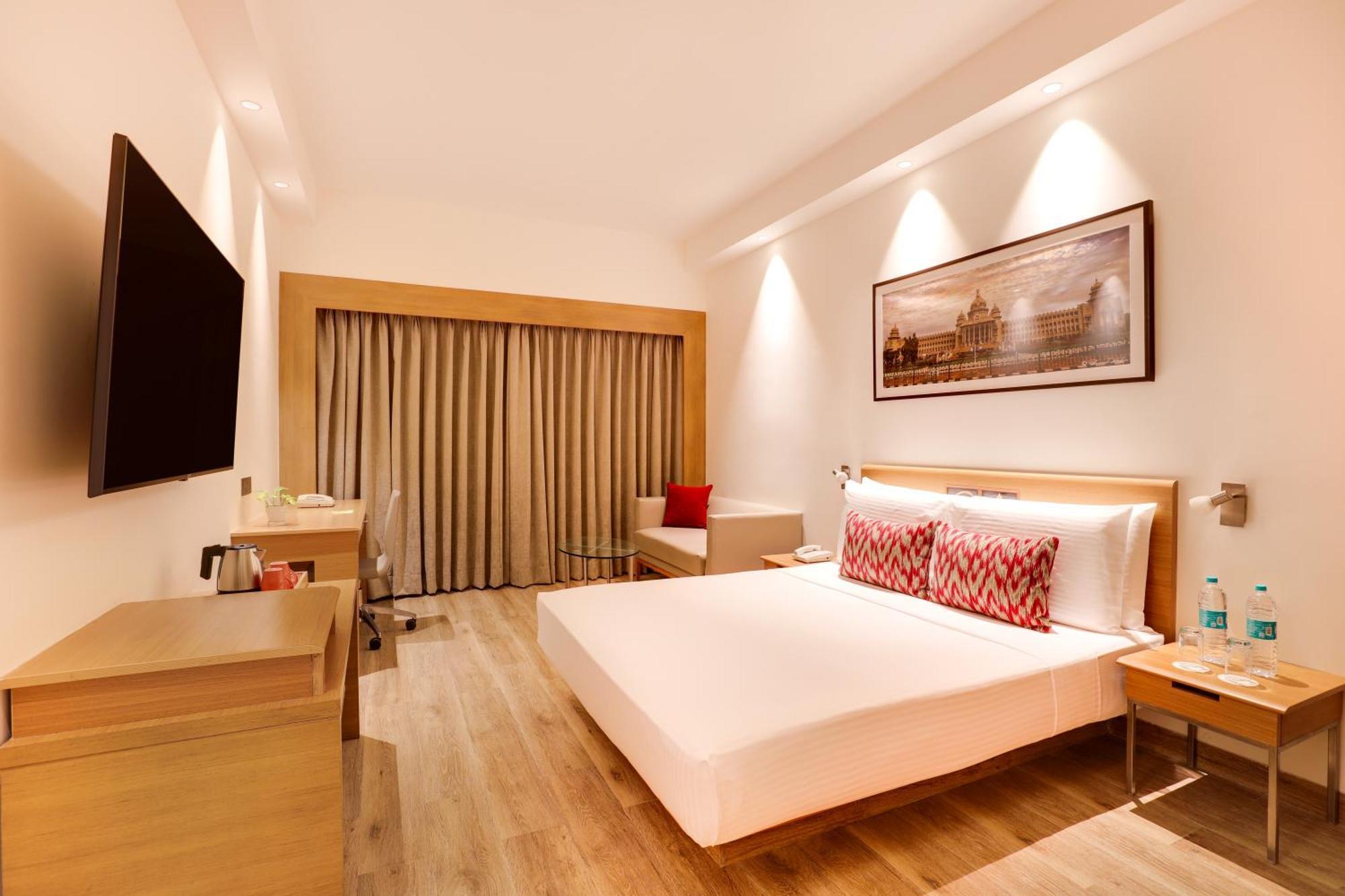 Lemon Tree Hotel Electronics City Bangalore Eksteriør bilde