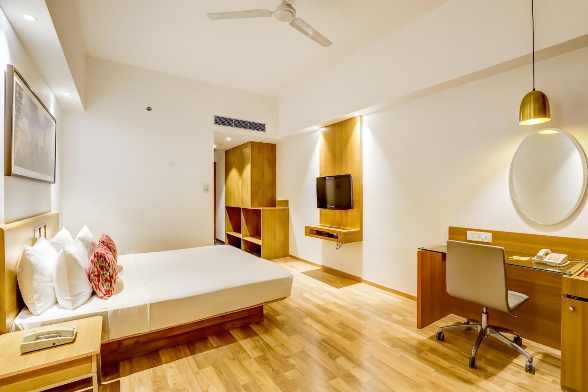 Lemon Tree Hotel Electronics City Bangalore Eksteriør bilde